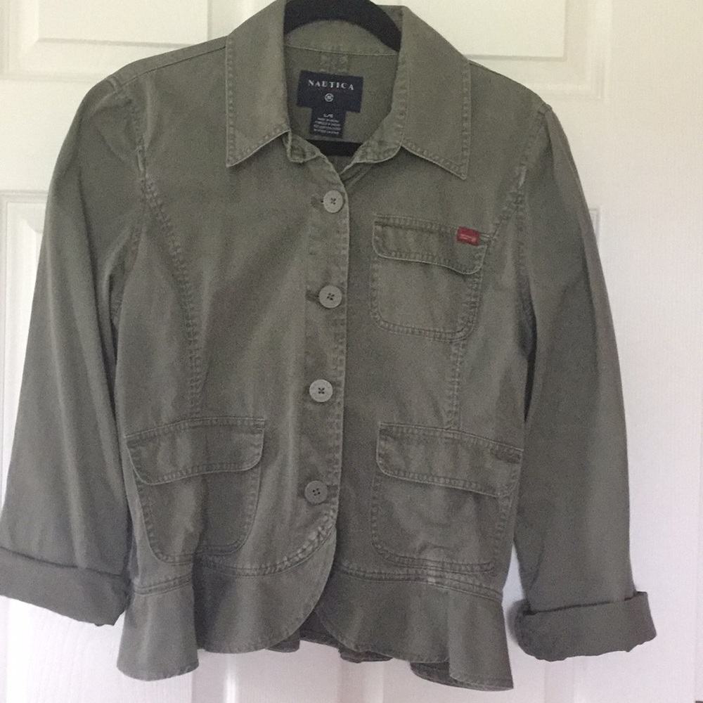 Short style jacket